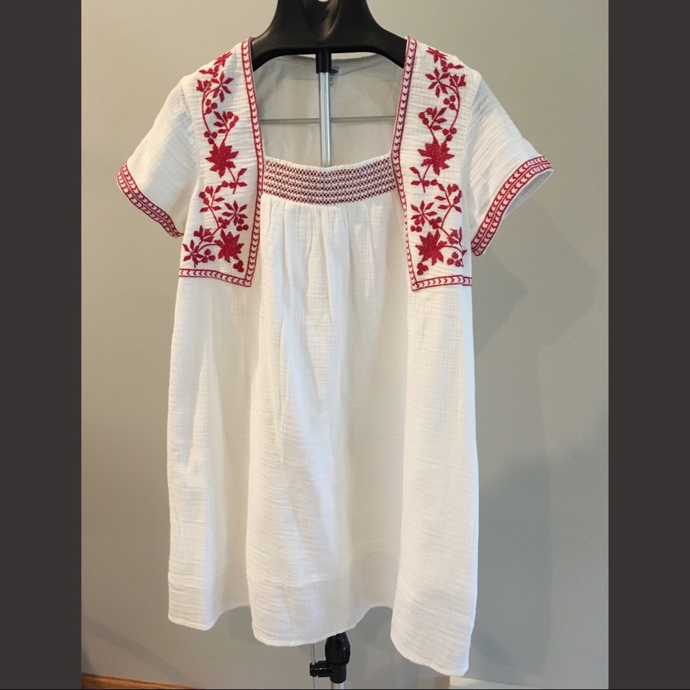 NWT Old Navy Embroidered Gauze Dress